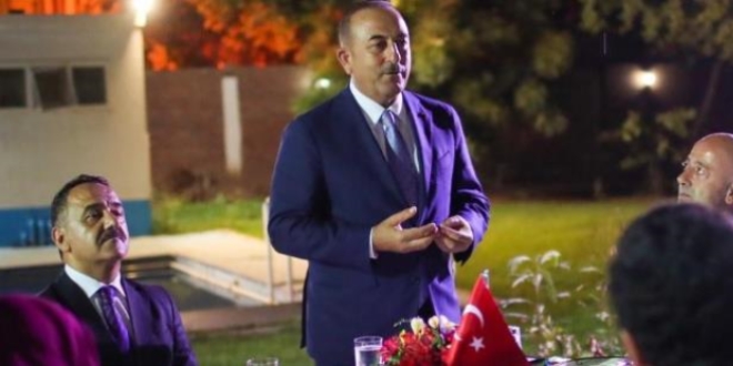 D��i�leri Bakan� �avu�o�lu Sudan'daki T�rkler ile bir araya geldi