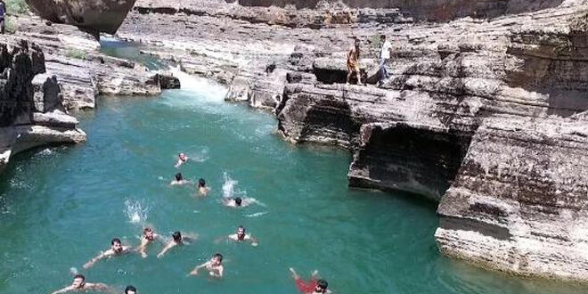 Ter�r�n beli k�r�ld�, Kato Da�� etekleri c�v�l c�v�l