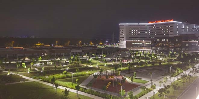 Adana'nın güneşi, Şehir Hastanesi'ni aydınlatıyor