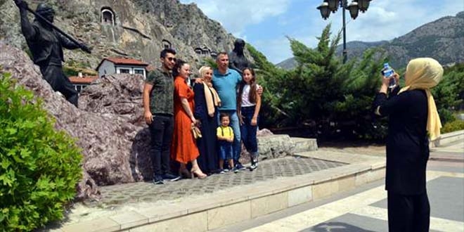'Şehzadeler şehri' bayramda 30 bin kişiyi ağırladı