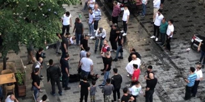 Yabanc uyruklu grup Taksim'i birbirine katt!