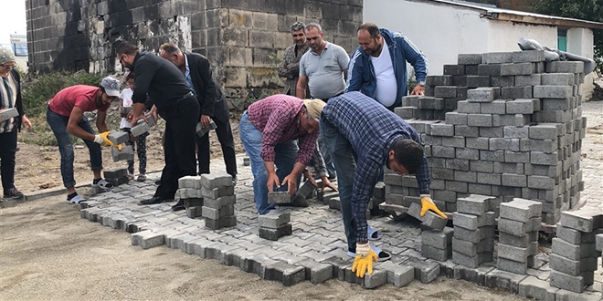 Muhtar köyün çehresini değiştirdi
