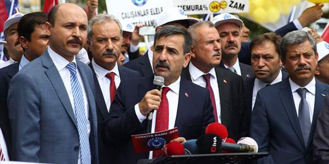 İki memur sendikasından hükümetin teklifine protesto