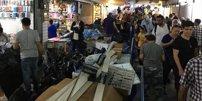 Eminönü esnafı yaralarını sarmaya çalışıyor