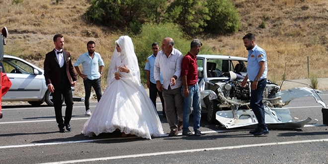 Adıyaman'da düğün konvoyunda kaza: 11 yaralı