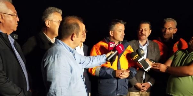 Pakdemirli: Çıkan yangınlar kontrolümüz altında