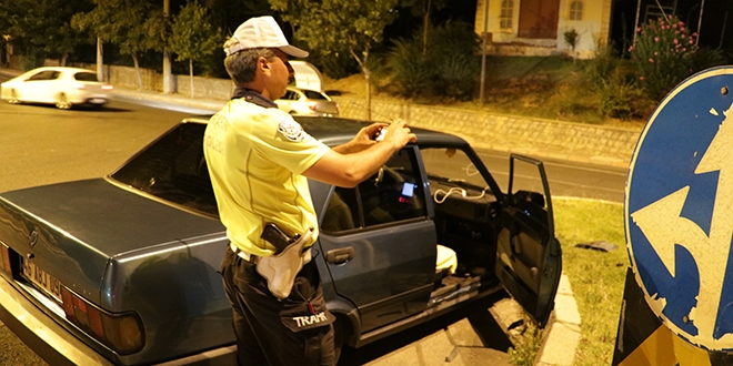 Polisten kaçan sürücüye bin 453 TL ceza