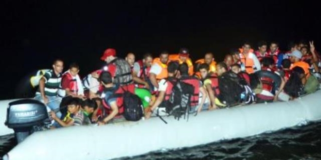 Ku�adas� K�rfezi'nde 60'� �ocuk 109 g��men yakaland�