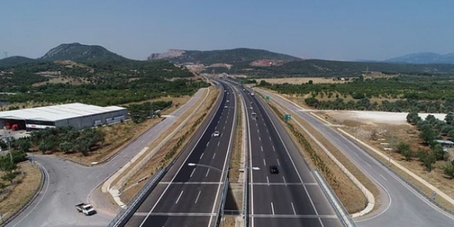 'İzmir otoyolundan garanti sayısının 3 katı araç geçti'
