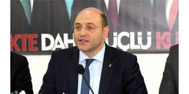 'Karanl��a mahk�m etmeye �al��anlara inat T�rkiye ayd�nl�k gelece�ine y�r�yor'