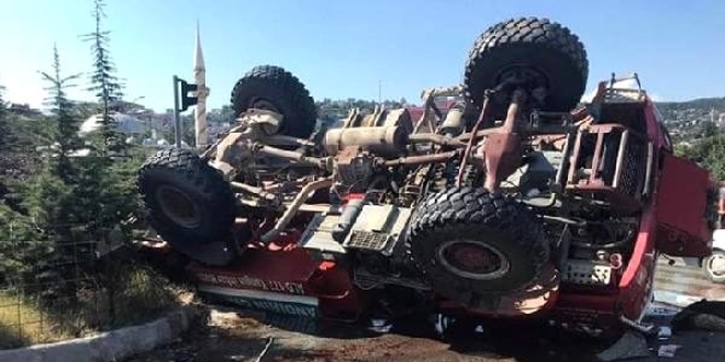 Kahramanmara�'ta araz�z devrildi: 3 personel yaral�