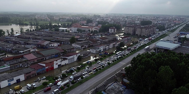 Samsun-Ordu yolunda trafik kitlendi