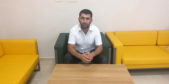 Kendini darp eden zanlıyı 'görme engellilere baston alma' şartı ile affetti