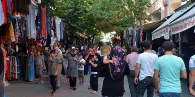 Nüfusunun 10 katı misafir ağırlıyor