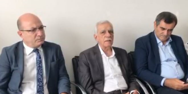 CHP'den Ahmet T�rk'e destek ziyareti