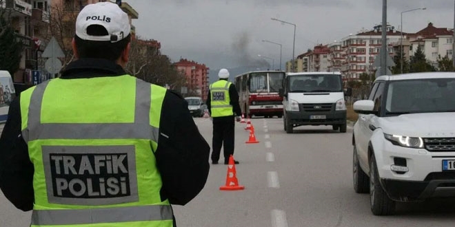 EGM, iki günlük denetimde, binlerce araca ceza kesti