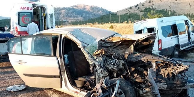 Kahramanmara'ta trafik kazas: 1 l, 10 yaral