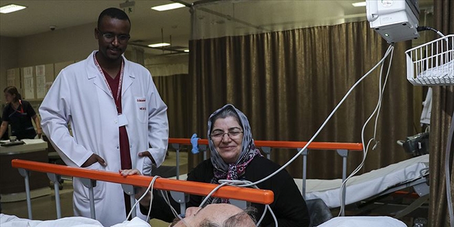 Vefa duyduğu Türklere şifa oluyor