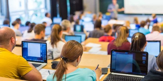 Üniversitelerde 7 milyon 740 bin kişi öğrenim görüyor