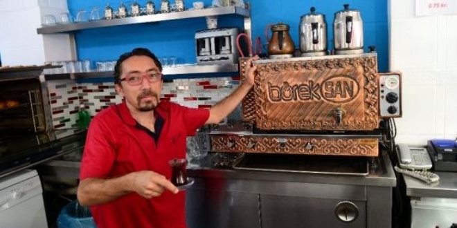 Kumlucalı esnaf, kibarlığa göre çay fiyatı belirledi
