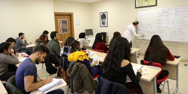 Profesörler, liselere nitelik katacak mı?
