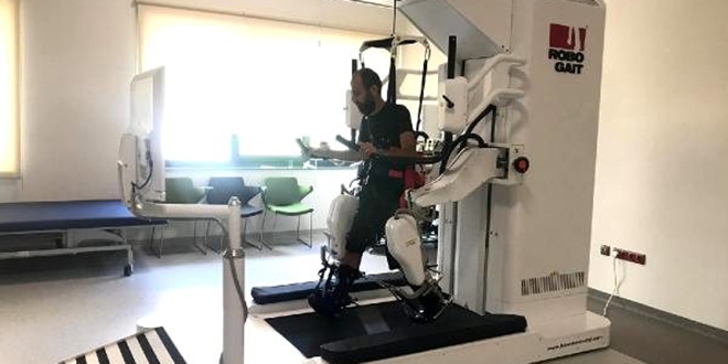 Fel�li hastalar�n umudu y�r�me robotu, Bursa �ehir Hastanesi'nde