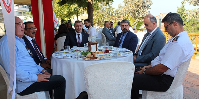 'Okul kantinlerinde 'logolu gıda' uygulaması yeniden gözden geçirilsin'
