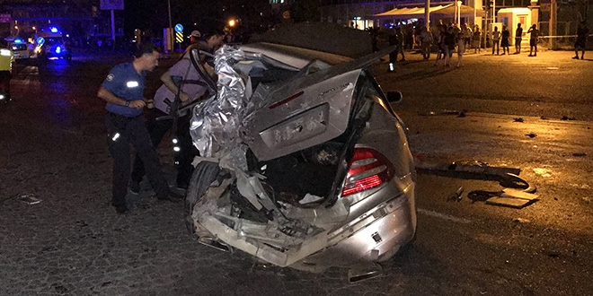 Hatay'da 10 araçlı zincirleme kaza: 13 yaralı
