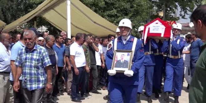 İntihar eden uzman çavuş son yolculuğuna uğurlandı