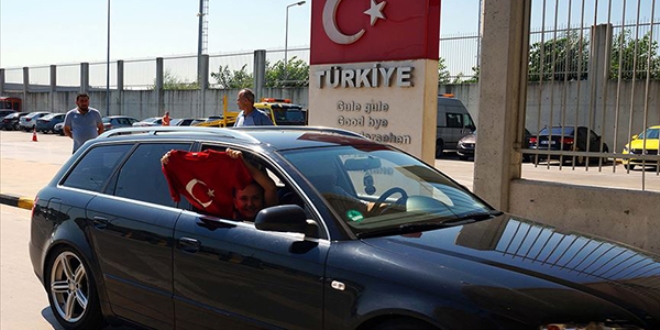 Yurt dışındaki Türk vatandaşlara yönelik hizmetler artıyor