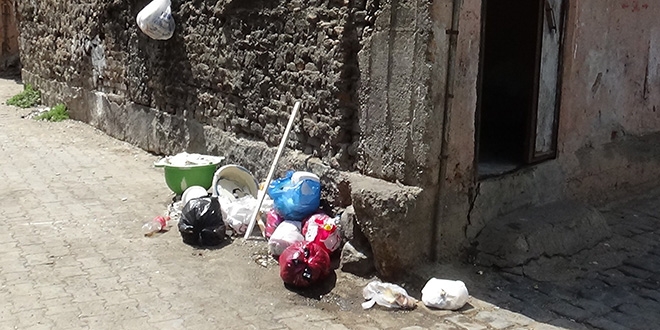 Esnaftan HDP'li Sur Belediyesine çöp tepkisi