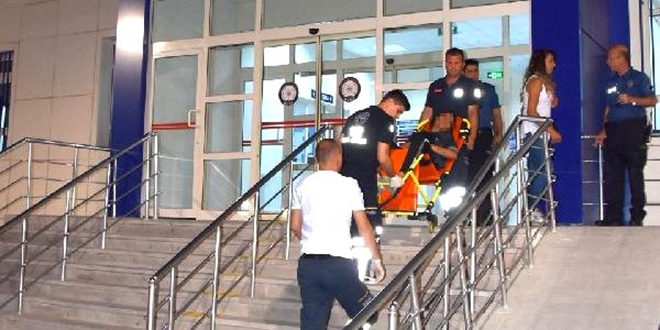 Şikayet ettiği hastaneye sancılanınca karakoldan ambulansla götürüldü
