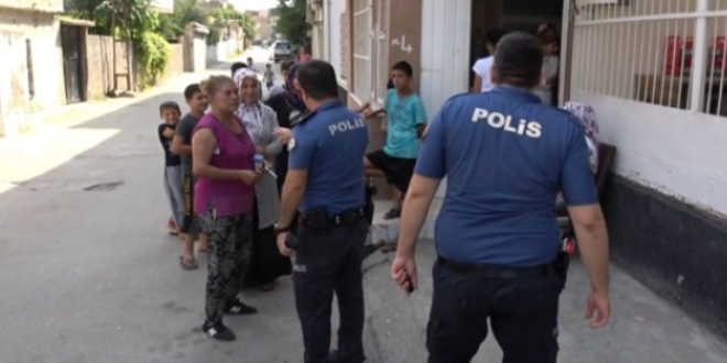 Kadınlar tacizciyi yakalayıp, polise teslim etti