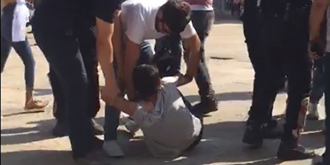 �zinsiz bas�n a��klamas� yapmak isteyen gruba m�dahale