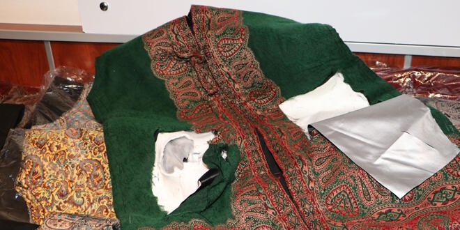 Osmanlı kaftanları ile uyuşturucu sevkiyatına 2 gözaltı