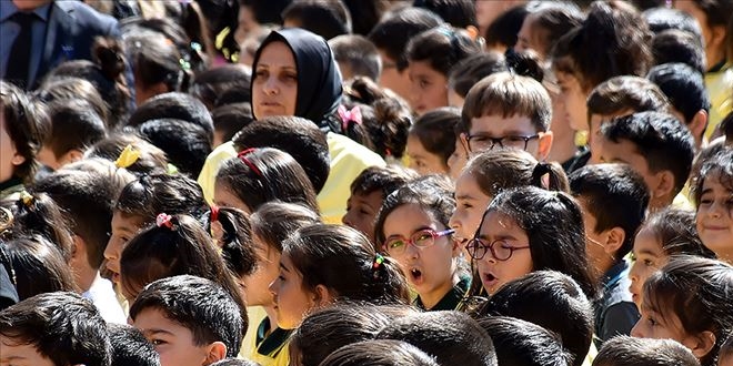 'Akran zorbalığı çocukların okula uyumunu zorlaştırıyor'