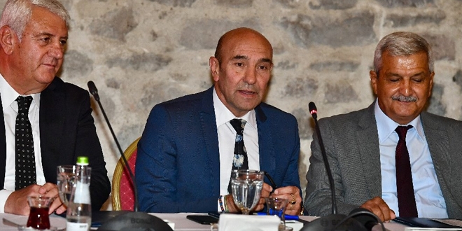 İzmir'de 30 bin öğrenciye 'Eğitim Kart' veriliyor
