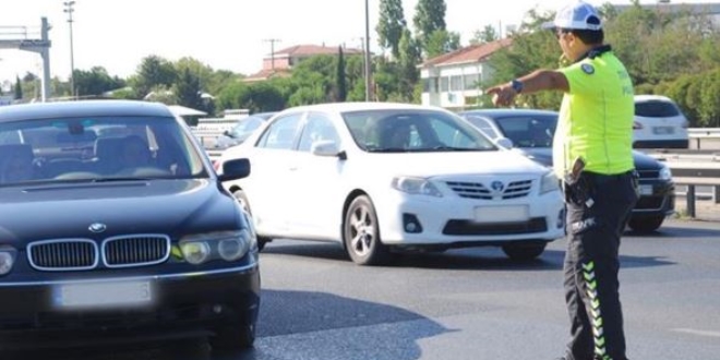 100 araçtan 7'sinde yangın tüpü bulunmadığı belirlendi