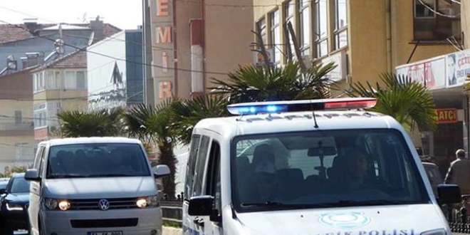 Adana'da polise y�nelik sald�r� �nlendi