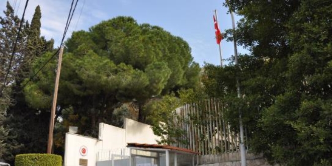 Türkiye'nin Beyrut Büyükelçiliği'ne provokatif eylem