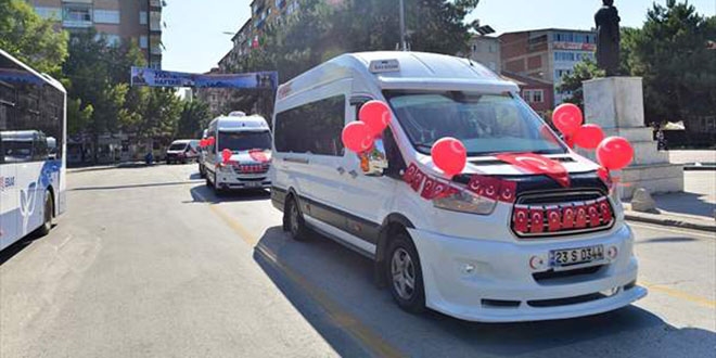 Minikler 'Amin alayı' ile okula başladılar