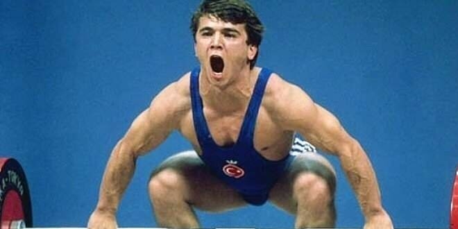 Naim S�leymano�lu'nun hayat� kitap oldu