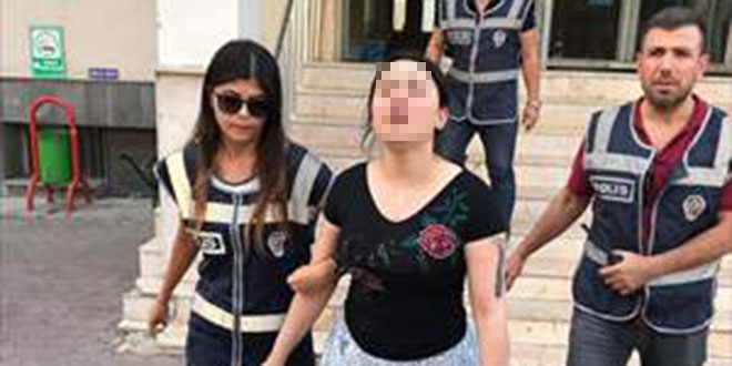 11 ayrı suçtan aranan şüpheli yatak odasındaki özel bölmede yakalandı