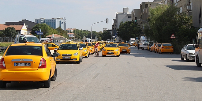 Ankara'da da taksiciler zam ayarı kuyruğunda