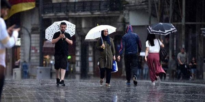 Meteoroloji'den İstanbul için sağanak uyarısı