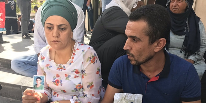 HDP önünde evlat nöbeti: 2 aile daha katıldı