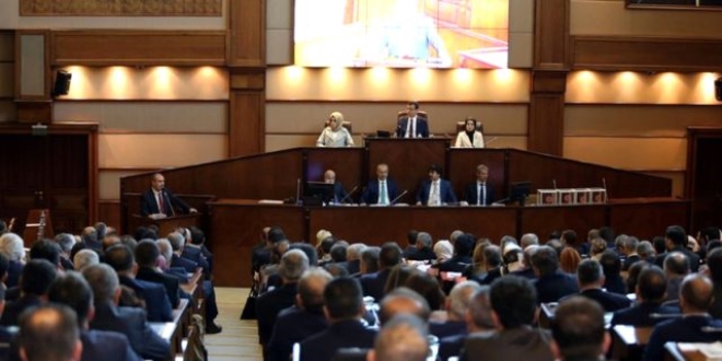 İBB Meclisi'nde 'Gezici atadınız' tartışması