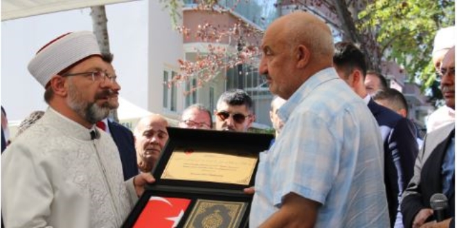 Diyanet İşleri Başkanı Erbaş'tan şehit evine ziyaret