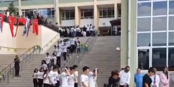 Kadıköy Anadolu Lisesi'ndeki bu görüntülere tepki yağdı