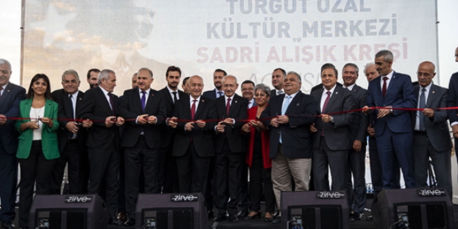 Kılıçdaroğlu, kültür merkezi ve kreş açtı